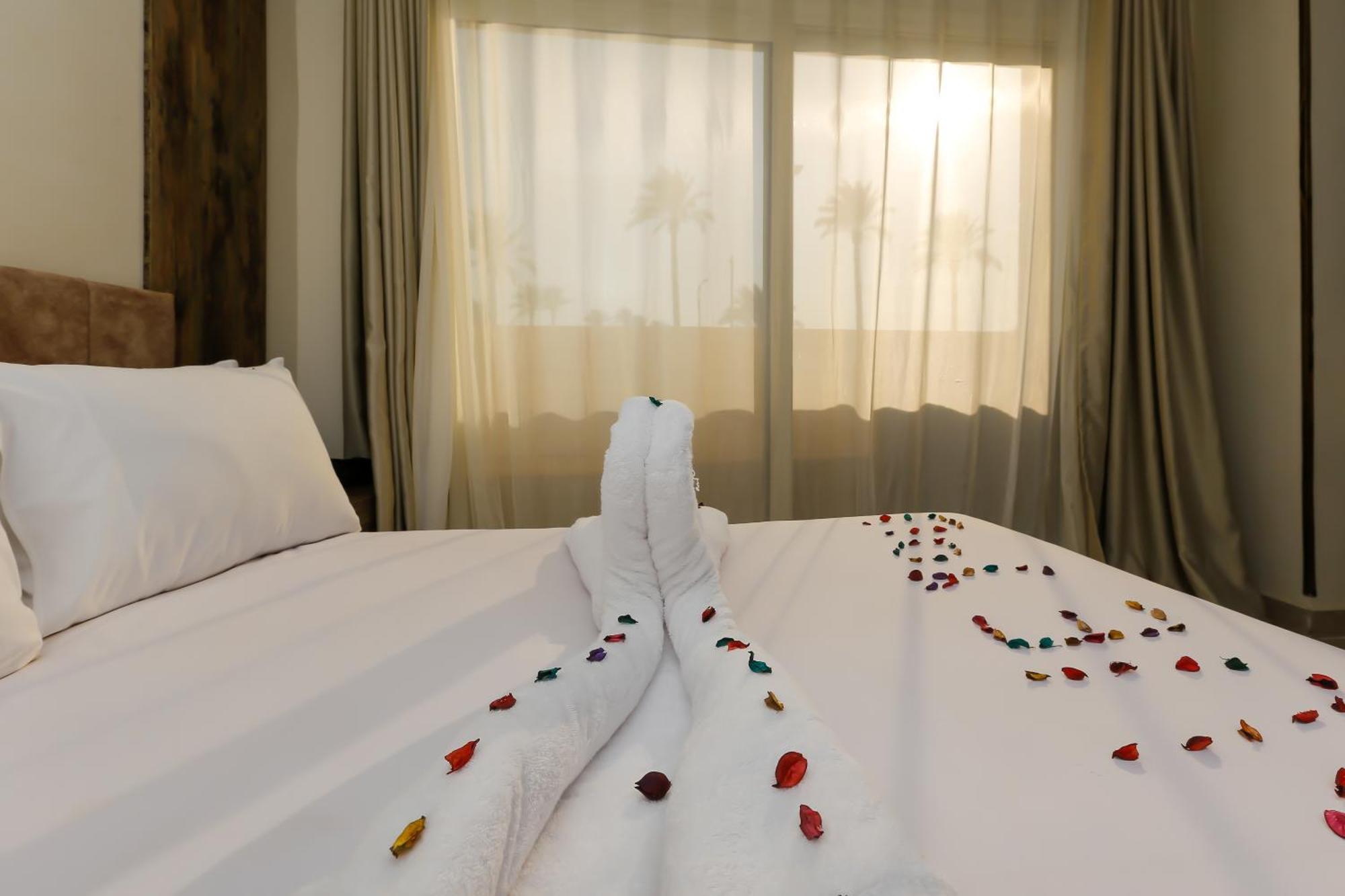 Taj Pyramids View Inn Kafrat al Jabal Ngoại thất bức ảnh